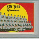 1959 Topps #510 Yankees Team Card PSA 8 o/c