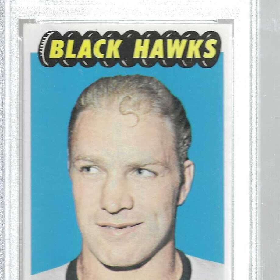 1965/66 Topps #59 Bobby Hull PSA 8
