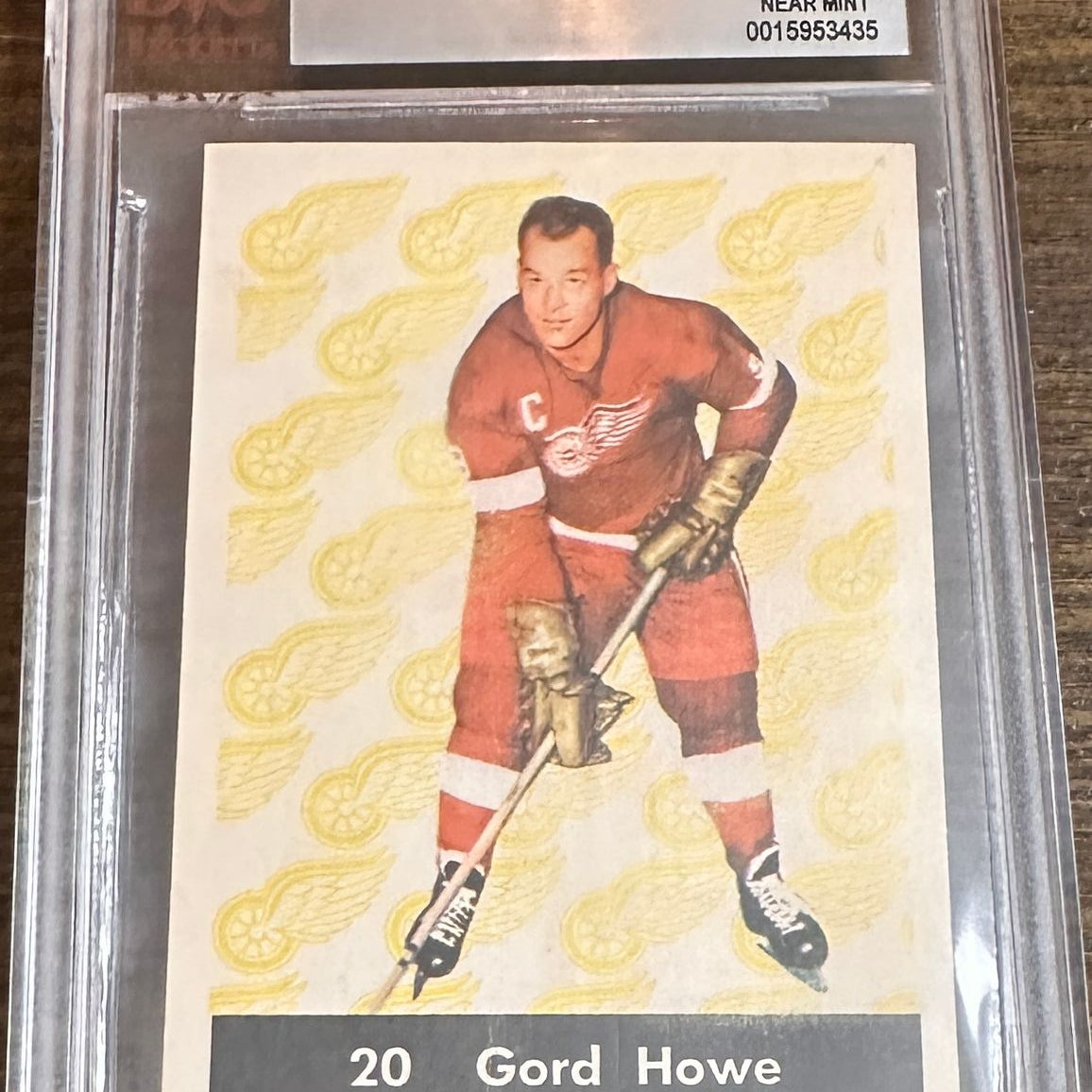 1961 Parkhurst #20 Gordie Howe BVG Graded 7 Nr Mint