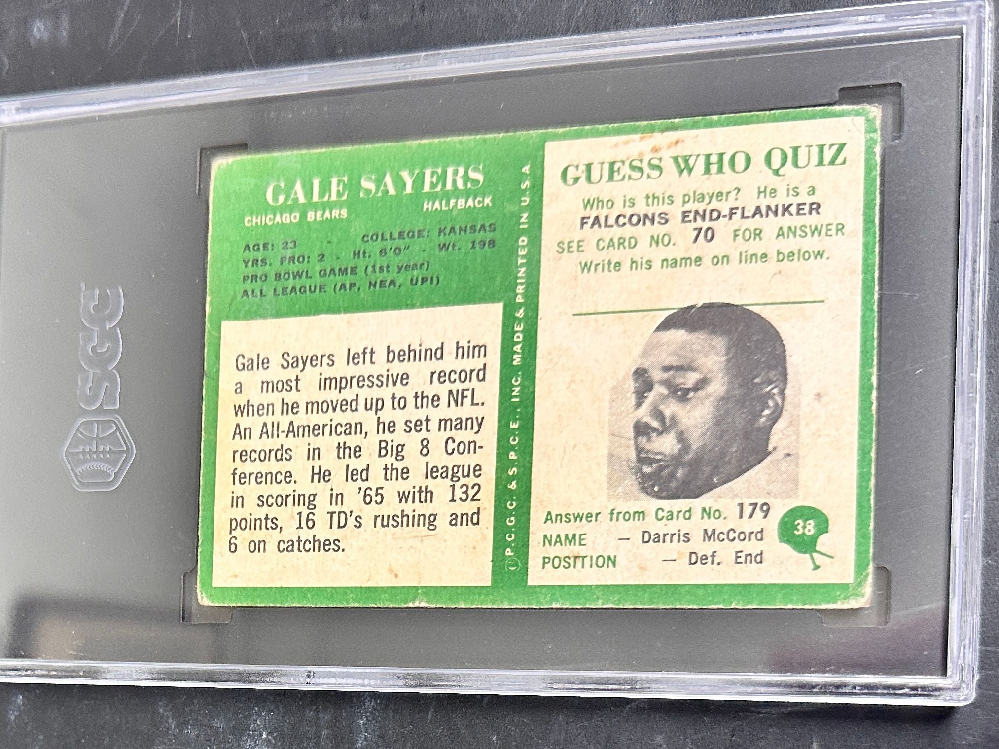 1966 Philadelphia #38 Gale Sayers rookie SGC 2