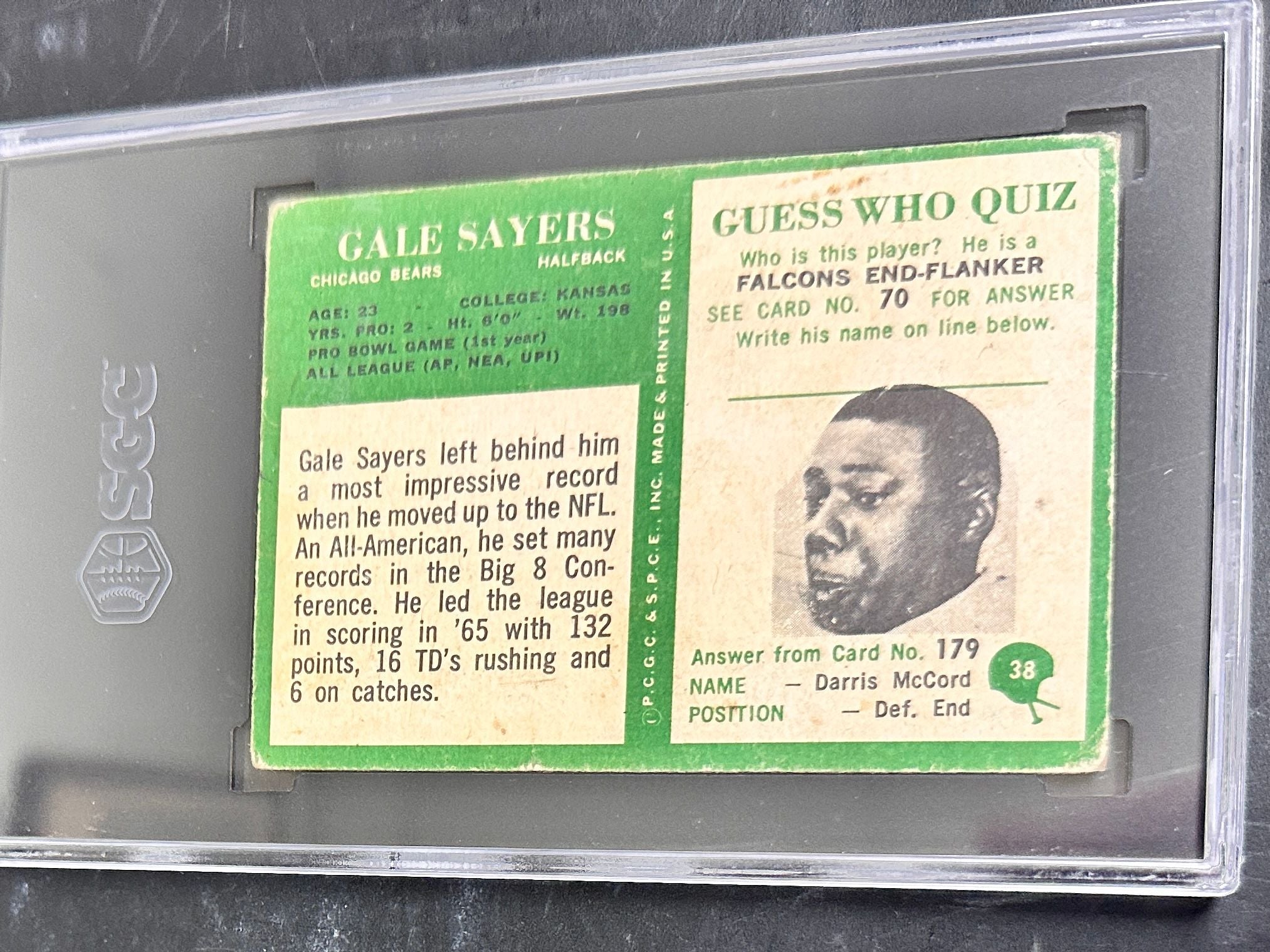1966 Philadelphia #38 Gale Sayers rookie SGC 2