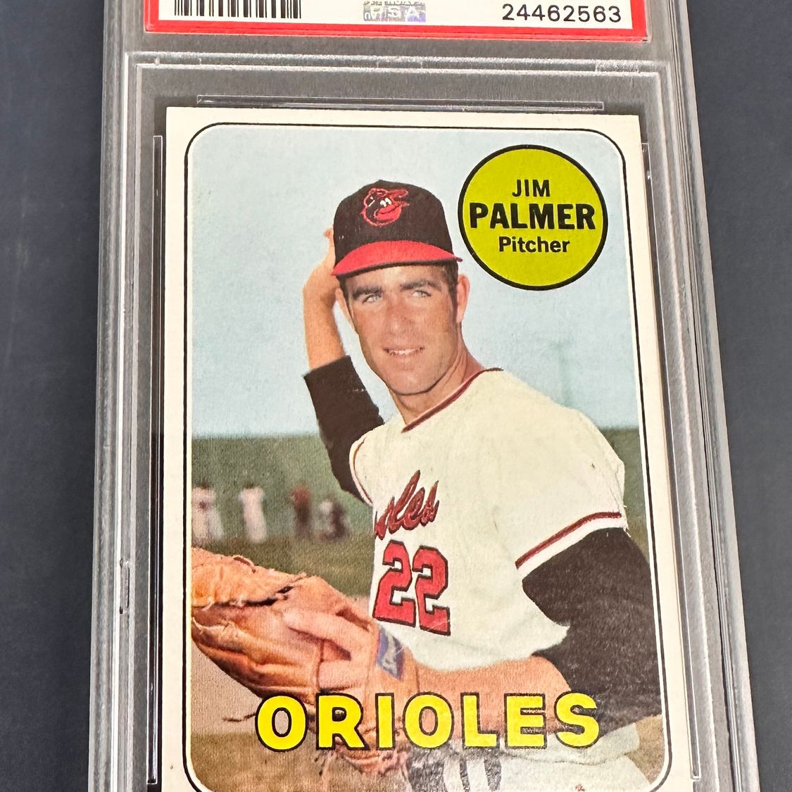 1969 Topps #573 Jim Palmer PSA 8