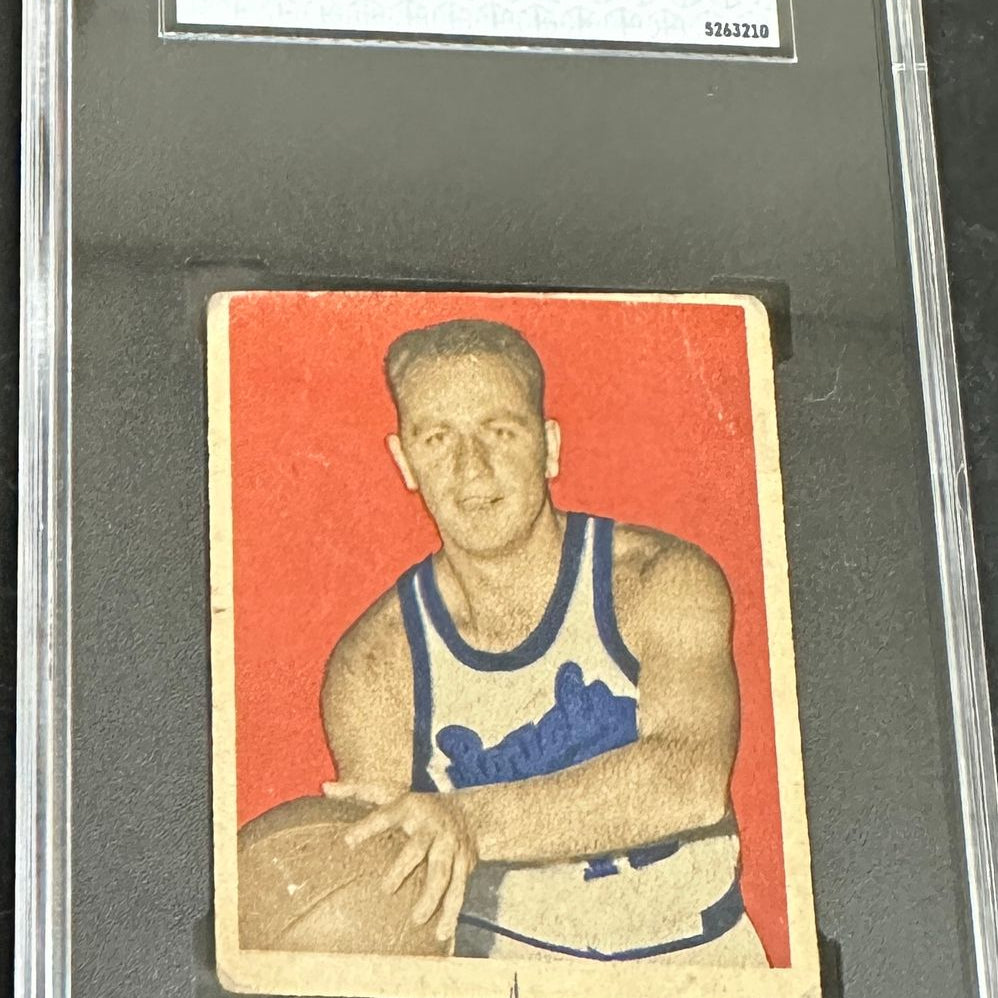 1948 Bowman #32 Red Holzman rookie SGC Authentic