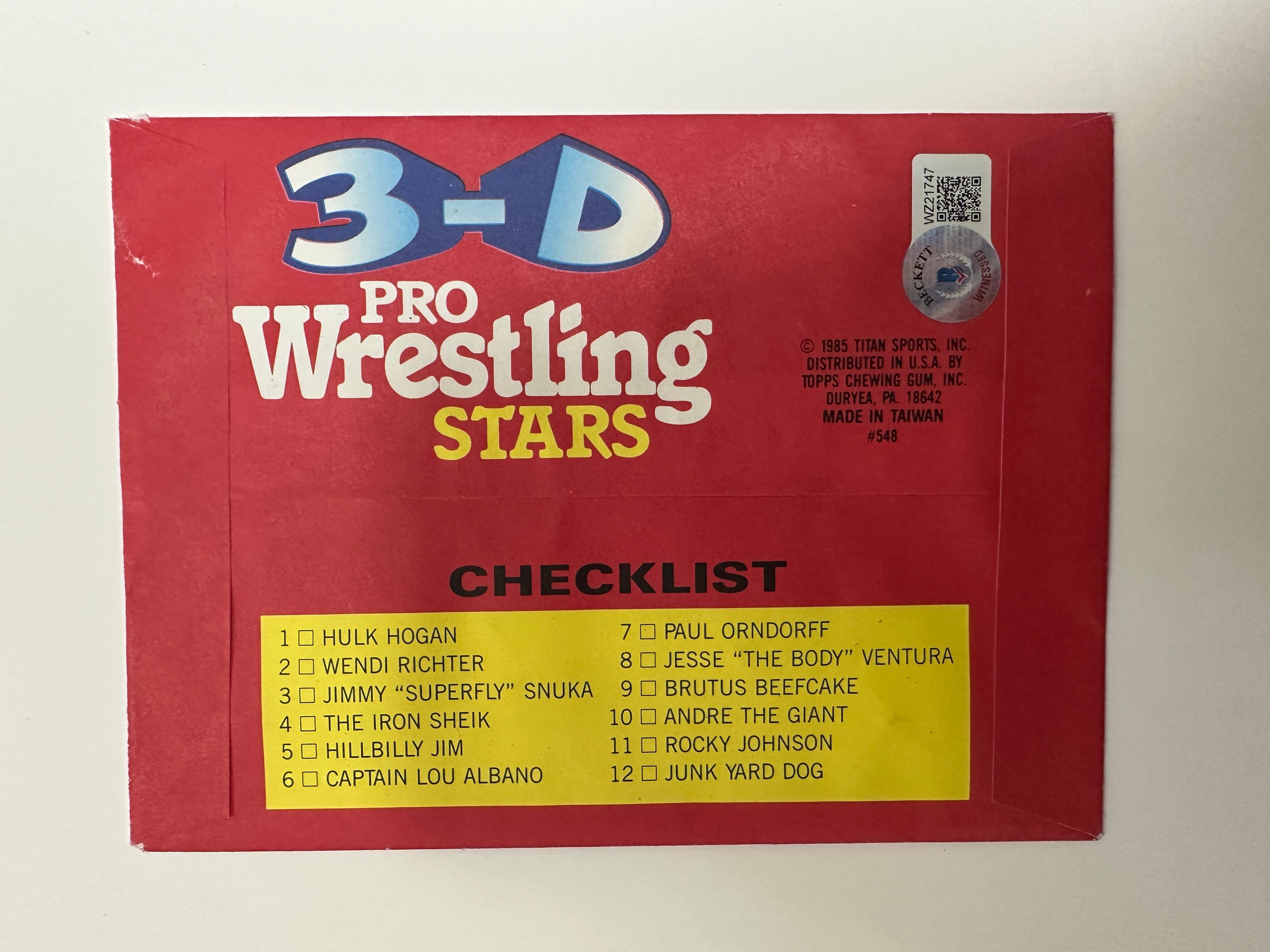 Hulk Hogan Autograph on 1985 Topps WWE Wax Pack Wrapper Beckett Authenticated