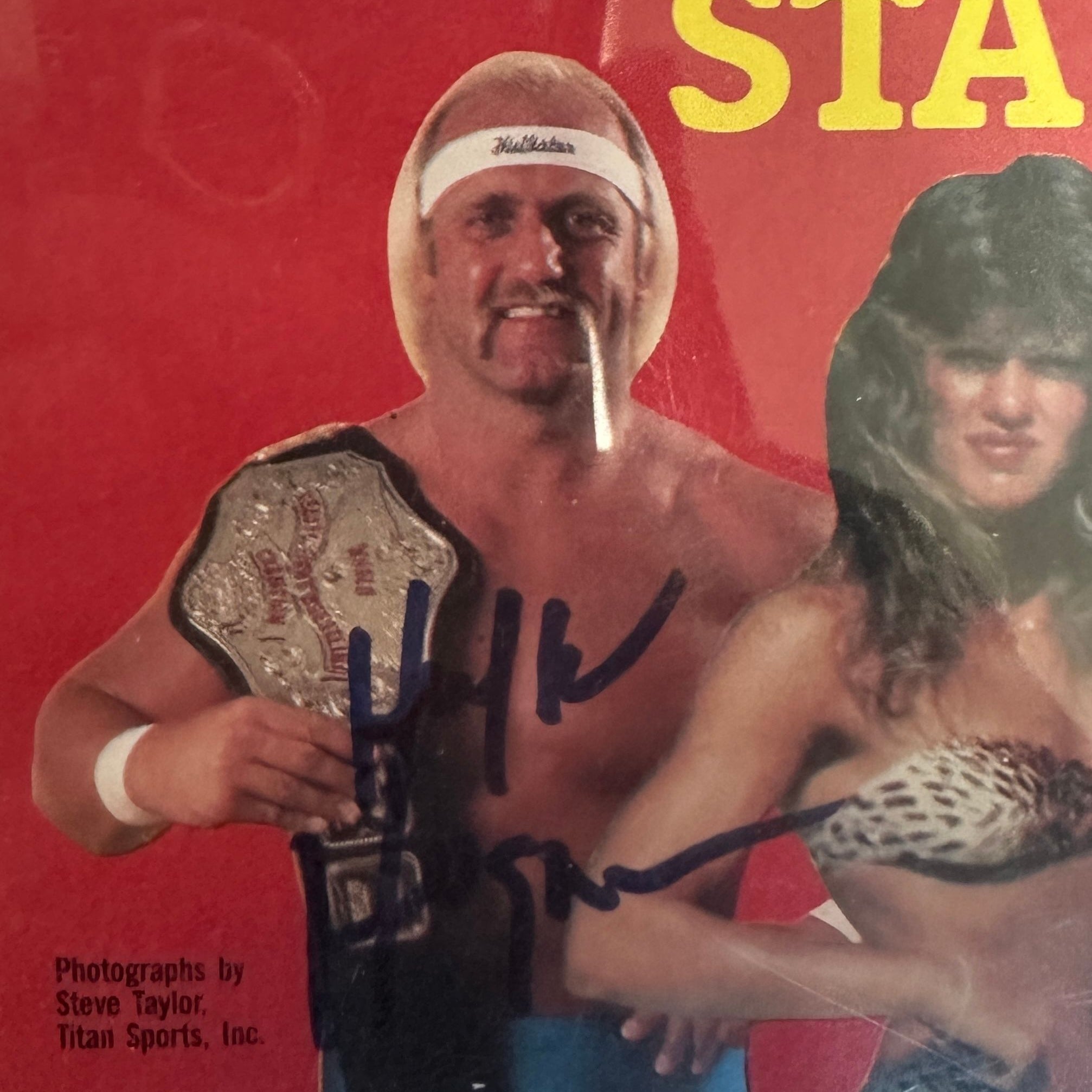 Hulk Hogan Autograph on 1985 Topps WWE Wax Pack Wrapper Beckett Authenticated