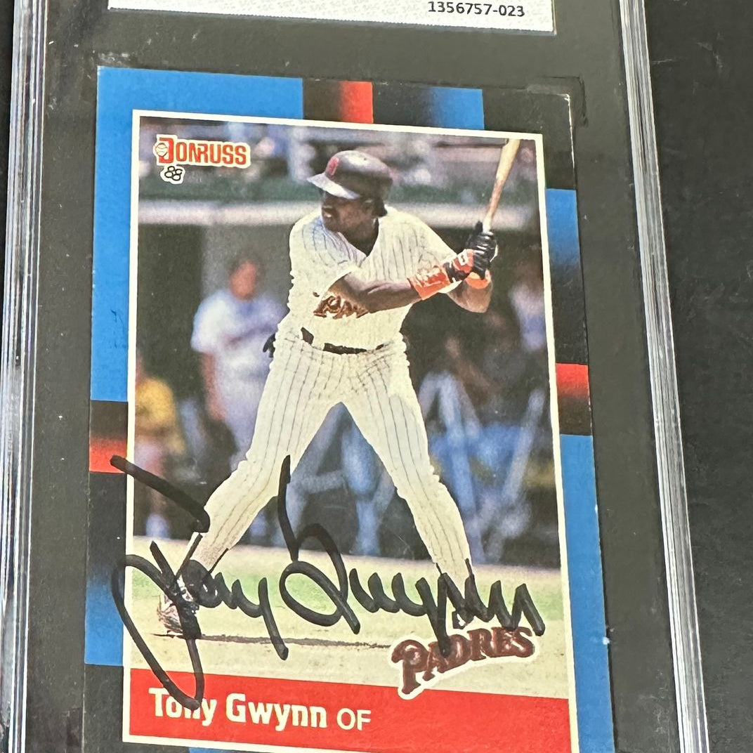 1988 Donruss Tony Gwynn  Autographed Card SGC Authentic