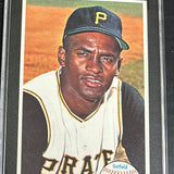 1964 Topps Giants #11 Roberto Clemente SGC 7
